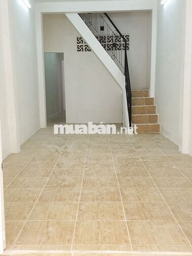 Bán nhà mặt tiền – diện tích đất lớn–Q4 sát Q1–tiện xây căn hộ dịch vụ
