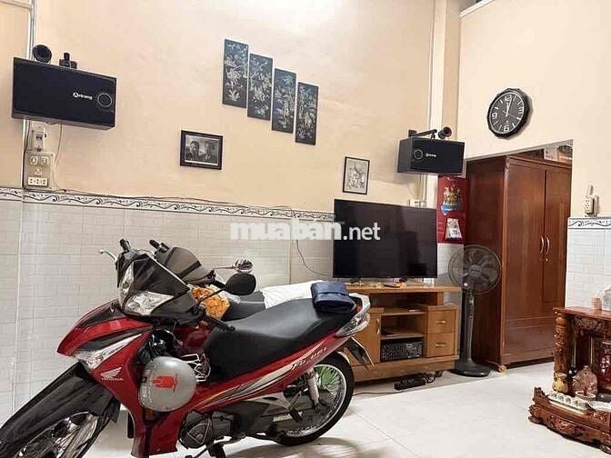 trung tâm phú Nhuận 48m2 (3 tầng ) 6 tì 8 tl di chuyen san bay 5 phút