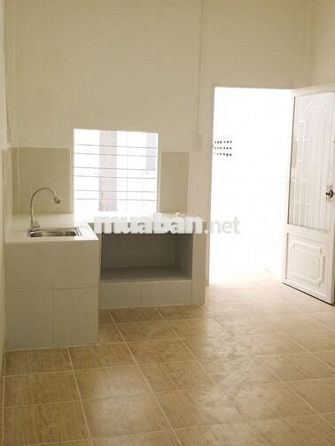 Bán nhà mặt tiền – diện tích đất lớn–Q4 sát Q1–tiện xây căn hộ dịch vụ