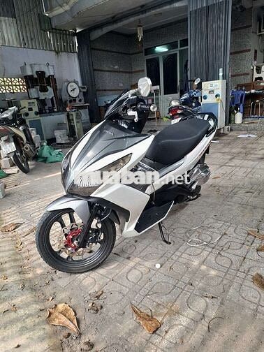 Xe tay ga AB 125 (2016) Trắng. Đã qua sử dụng