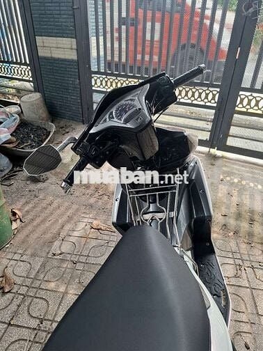 Xe tay ga AB 125 (2016) Trắng. Đã qua sử dụng