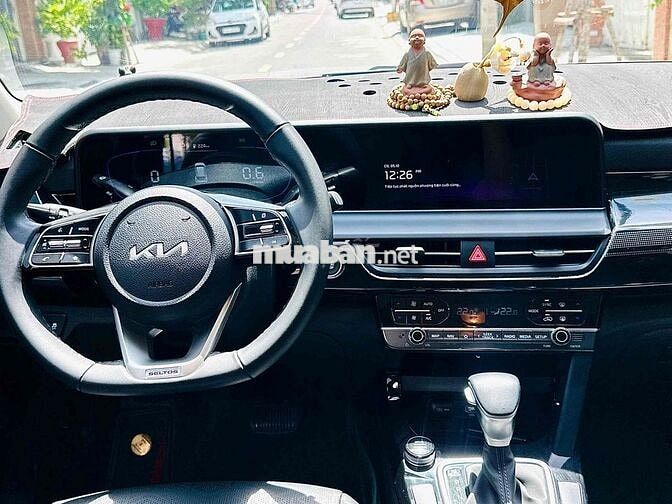 Kia Seltos 2024 Luxury 1.5 AT - 16000 km