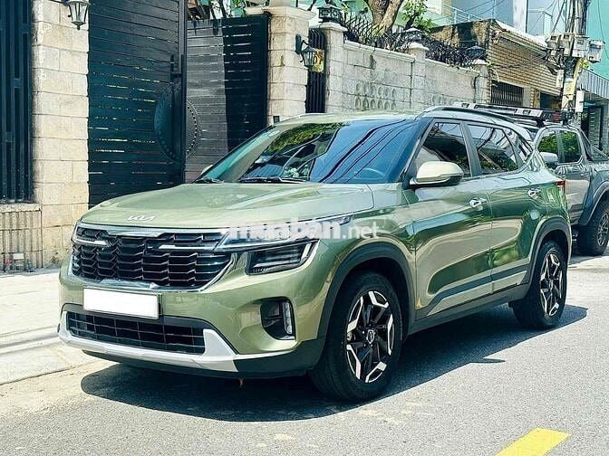 Kia Seltos 2024 Luxury 1.5 AT - 16000 km