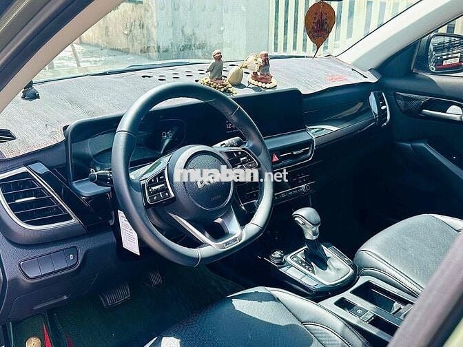 Kia Seltos 2024 Luxury 1.5 AT - 16000 km