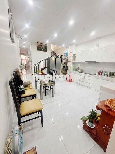CHO THUÊ NHÀ MẶT TIỀN QUẬN 4 | 50TR | 6PN - 4WC DT: 4.5M x 32M