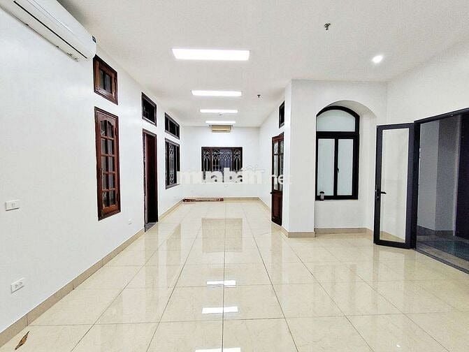 Cho thuê văn phòng 90m², 17tr tại Nguyễn Chí Thanh, Đống Đa