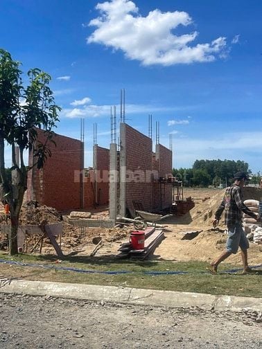 Dư đất nên cần bán bớt lô đất thổ cư,tặng nhà cấp 4,6*20 m2,shr, 680tr