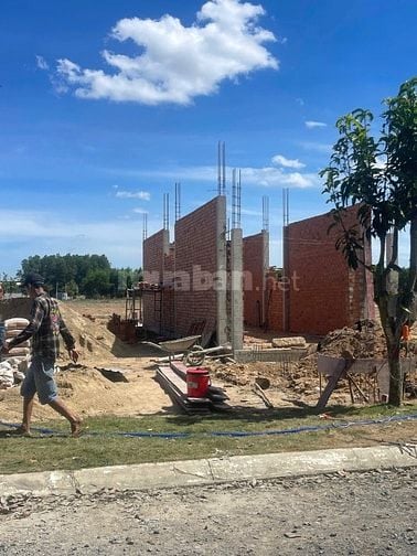 Dư đất nên cần bán bớt lô đất thổ cư,tặng nhà cấp 4,6*20 m2,shr, 680tr
