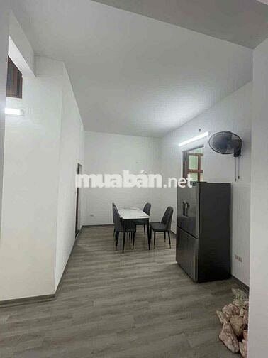 Bán căn hộ KĐT mới Việt Hưng,DT 80m,2PN,hơn 3 tỷ.