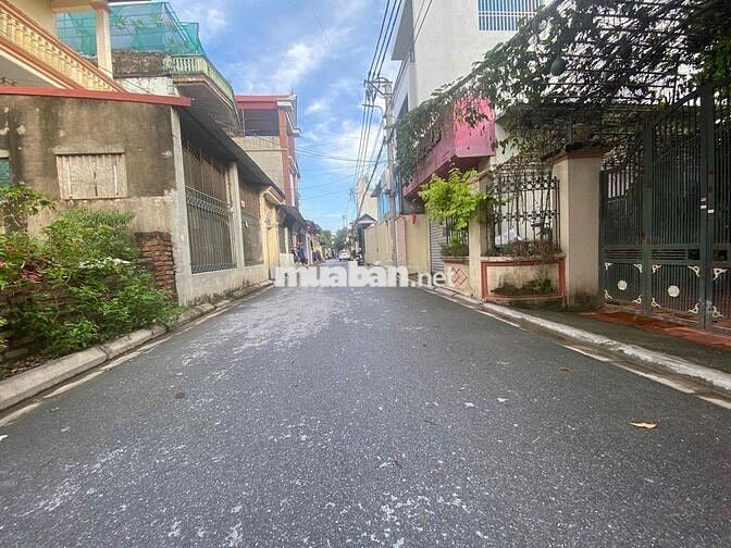 CẦN BÁN DÃY TRỌ SẴN DÒNG TIỀN,ĐƯỜNG THÔNG Ô TÔ TRÁNH
