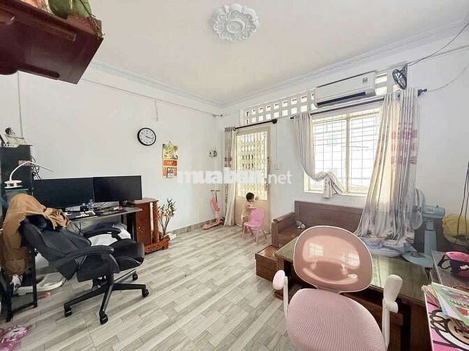 BÁN CĂN HỘ TẦNG 2 CC HUỲNH VĂN CHÍNH 2PN CÓ SHR CHỈ 2,3 TỶ TL