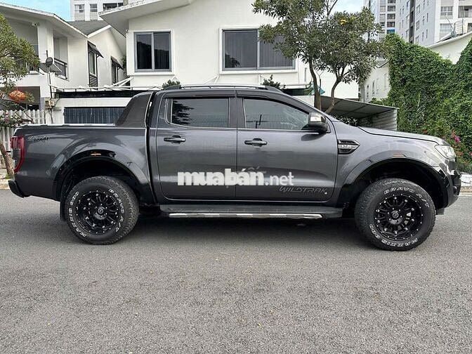 Ford Ranger Wildtrak 2017 nhập khẩu 5 chỗ