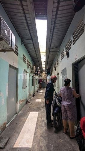 BÁN GẤP DÃY TRỌ NGAY KCN 10 PHÒNG GIÁ 1 TỶ 850 DOANH THU 20TR/ THÁNG