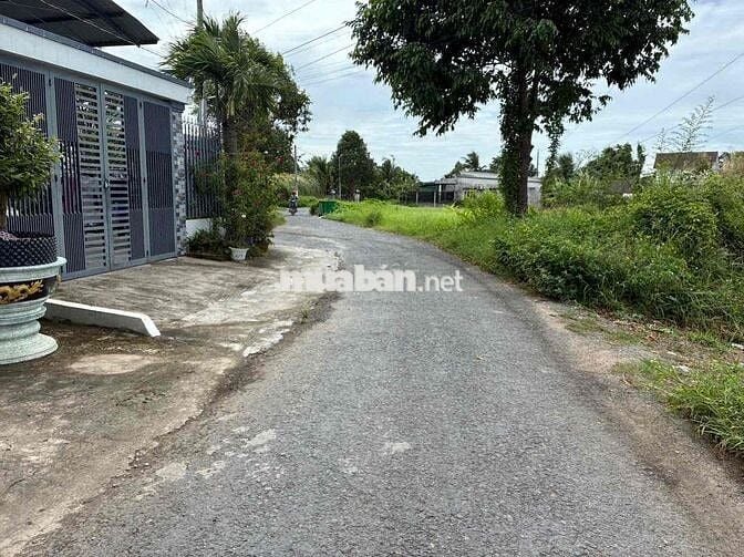 BÁN GẤP ĐẤT NỀN THỔ CƯ ĐỐI DIỆN KHU NHÀ Ở NAM VIỆT- LONG PHƯỚC, VL