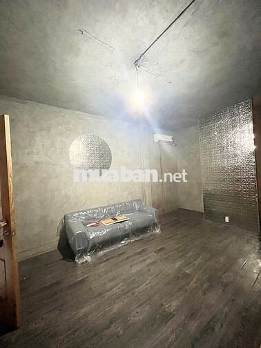 CHO THUÊ MẶT BẰNG 30M² TRONG CHUNG CƯ CŨ – VỊ TRÍ TRUNG TÂM SẦM UẤT