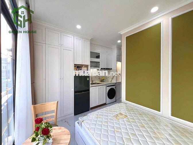 Căn hộ full nội thất cửa sổ lớn máy giặt riêng gần CV Gia Định