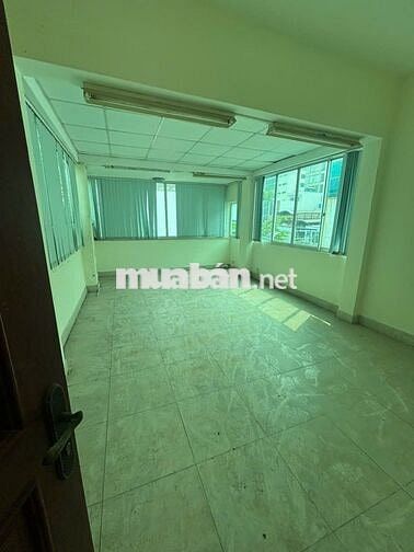 CHO THUÊ MẶT TIỀN NGUYỄN MINH HOÀNG DT 5X25M TRỆT 3 LẦU 6 PHÒNG