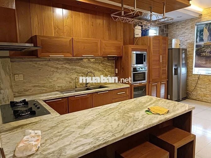 Chính chủ cho thuê tòa nhà 5 Tầng mặt tiền cực Vip Đồng Đen Tân Bình