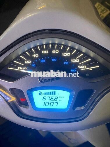 Ban xe piagio Primavera Trắng