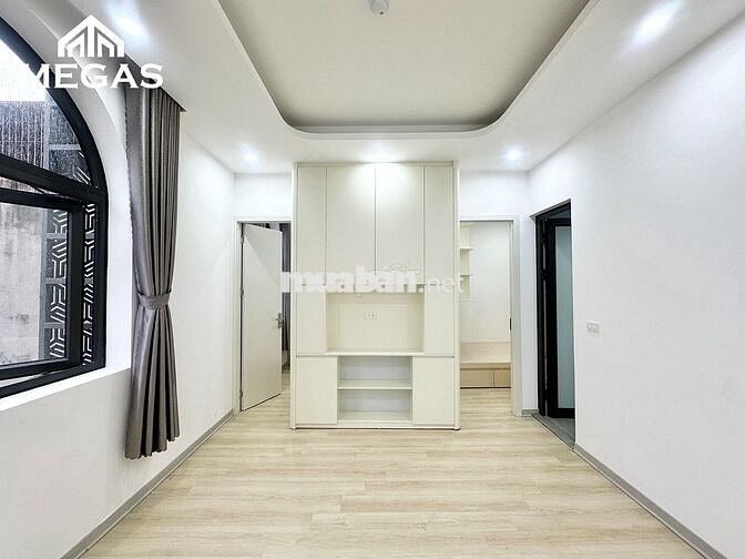 CĂN HỘ DỊCH VỤ MỚI KHAI TRƯƠNG 65M2 2 NGỦ NGAY ĐẦU ĐƯỜNG KIM MÃ - LÁNG
