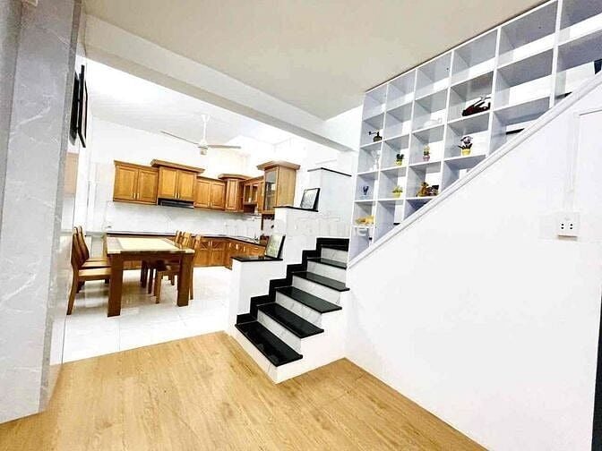 Nhà đẹp Tân Bình 50m², hẻm ô tô 6m tránh nhau, gần sân bay chỉ