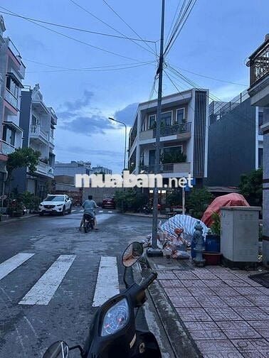 Cho thuê nhà vừa ở vừa làm vp gần ngã tư 550