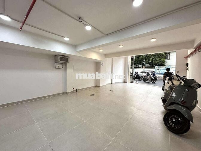 Dòng tiền 2 tỷ/năm - 11 CHDV cao cấp - 78m2 Mặt tiền Lê Bình - 32 Tỷ
