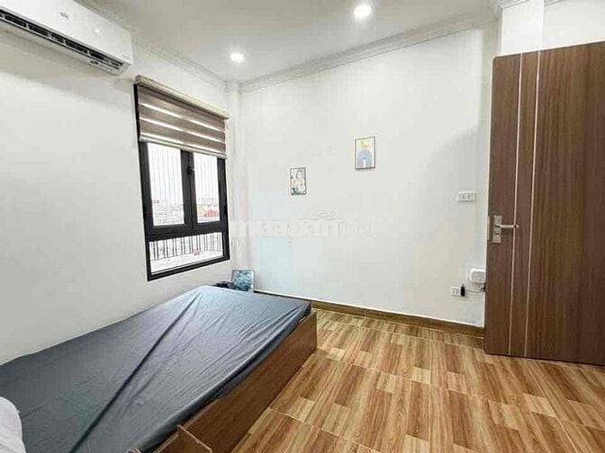 Nhà 6 tầng thang máy phố Giáp Bát .Dòng tiền 35tr/th full nội thất