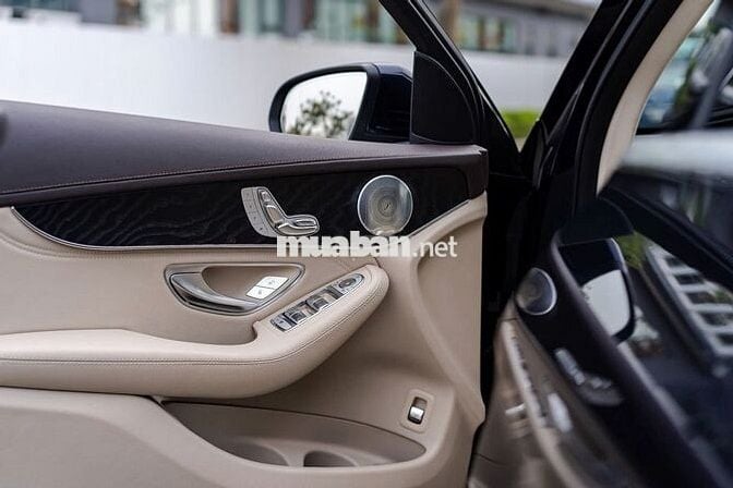 Mercedes Glc300 Sản xuất 2017