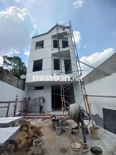 Nhà mặt tiền nhựa 1 trệt 2 lầu Thạnh Hoà, 3 phòng ngủ