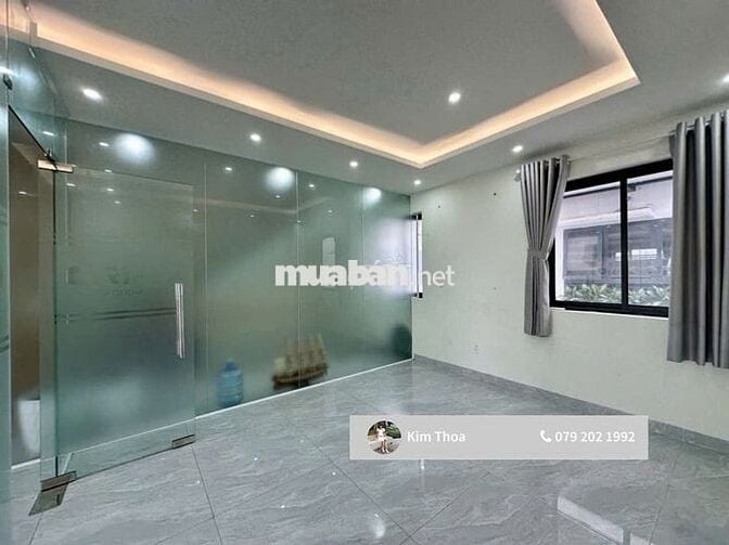Văn phòng 85m2 ngăn 2 phòng, gần bãi xe, có máy lạnh, hầm xe. 13,5 tr