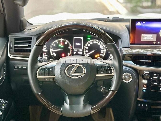Lexus LX 2***0 km