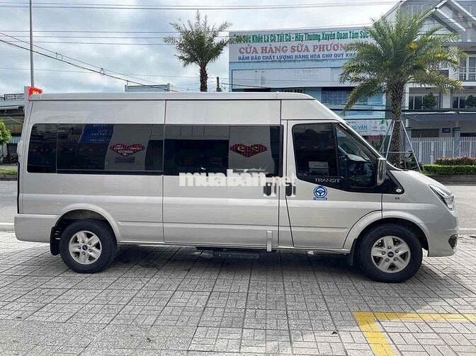 Ford Transit 2023 - 75000 km. Trả trước 200 Triệu
