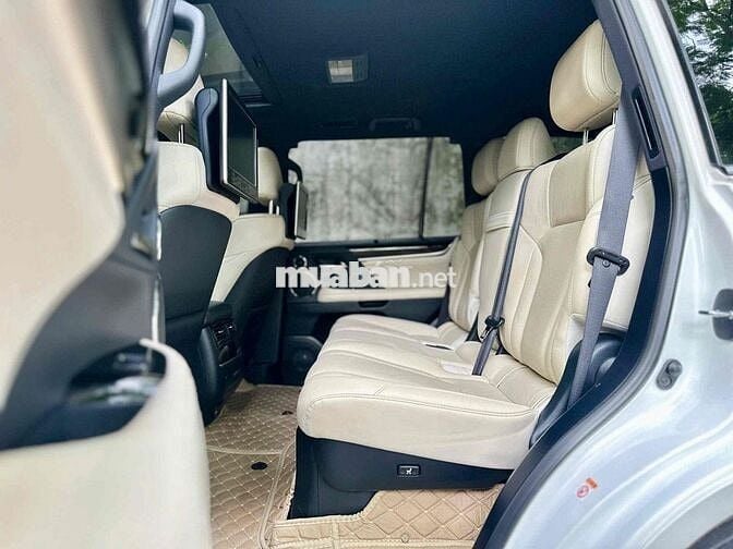 Lexus LX 2***0 km