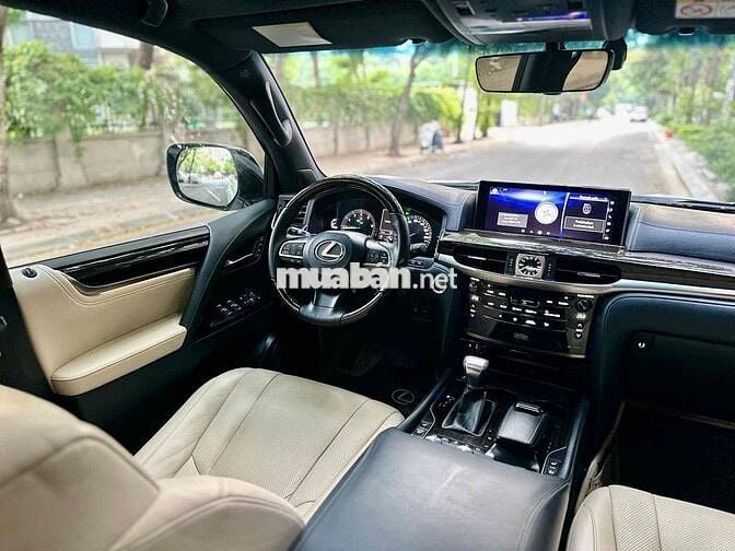 Lexus LX 2***0 km
