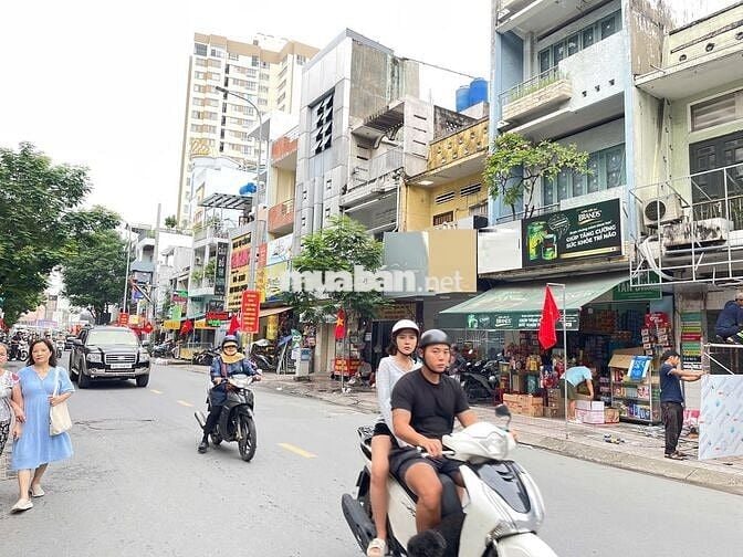 Mặt Tiền Ngay Chợ Phạm Văn Hai.