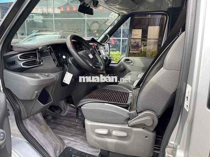 Ford Transit 2023 - 75000 km. Trả trước 200 Triệu