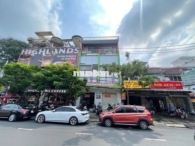 ➡️ Góc Bàu Cát Đôi, Tân Bình – 8x18m, trệt 3 lầu suốt, giá 80tr/tháng.