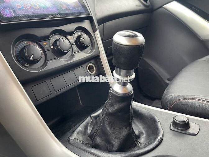 Mazda BT 50 2015 2.2L 4x4 MT - gầm máy chất