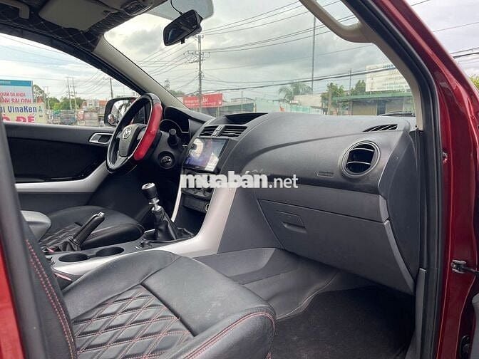 Mazda BT 50 2015 2.2L 4x4 MT - gầm máy chất
