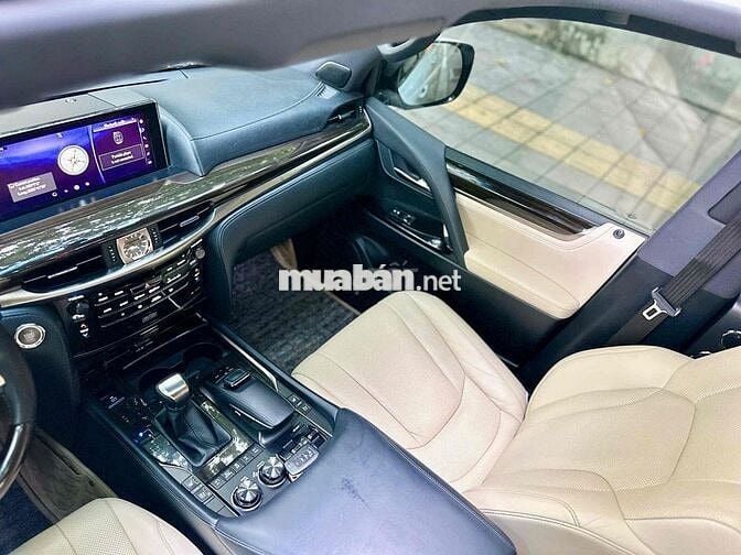 Lexus LX 2***0 km