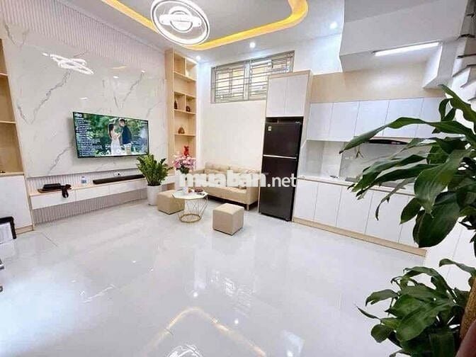 TRUNG TÂM ĐỐNG ĐA NGÃ 4 SỞ - 5 Tầng ngõ thông, 2 mặt thoáng