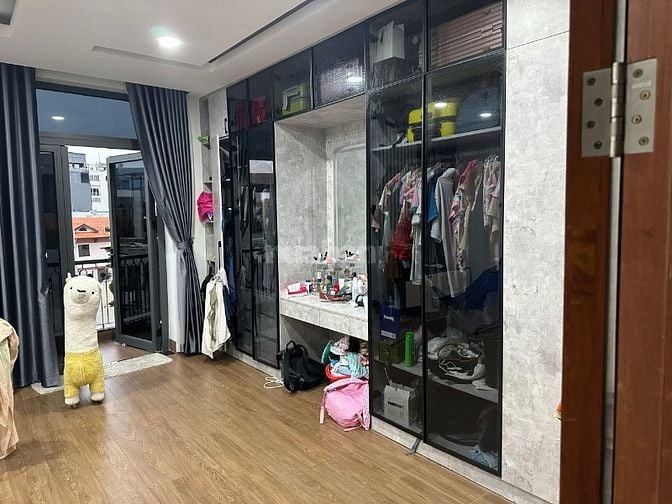 bán nhà Phú Nhuận ; 6x13m . kết cấu 2 tầng , giá bán 11,4 tỷ bớt lộc