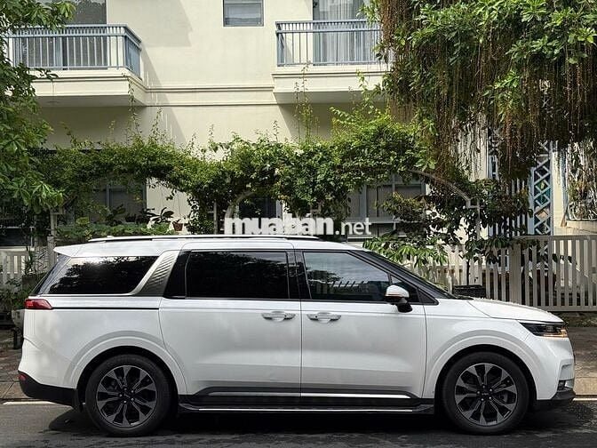 Kia Carnival 2024 2.2D Signature 7 ghế - 29.000 km