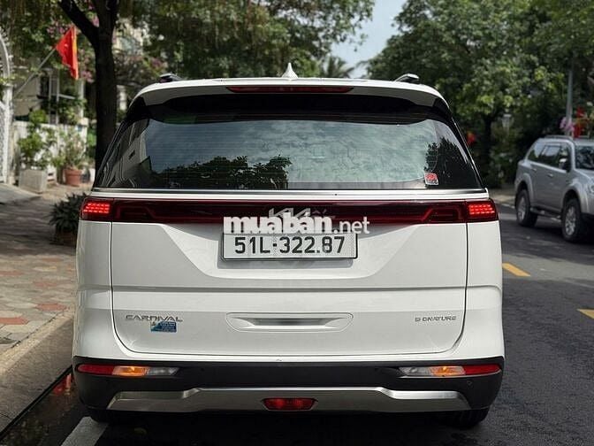 Kia Carnival 2024 2.2D Signature 7 ghế - 29.000 km