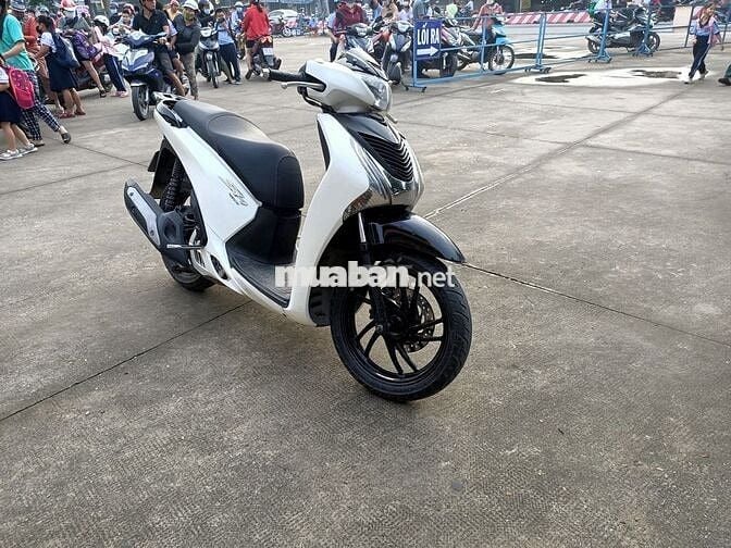 Cần bán xe SH150i