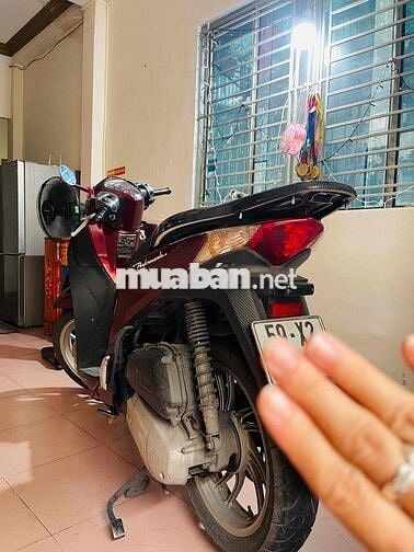Xe nhà đang đi muốn bán để đổi xe