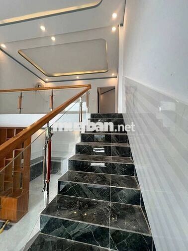 BÁN GẤP CĂN NHÀ MTĐ HÙNG VƯƠNG BẾN CÁT 60M2 3WC 3PN GIÁ 1TY740 SHR