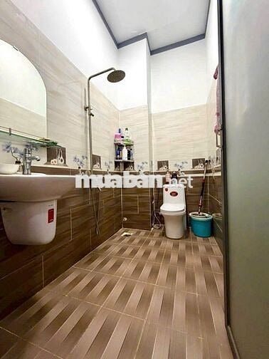 CHÍNH CHỦ KẸT TIỀN BÁN GẤP NHÀ 65M2 HÙNG VƯƠNG BẾN CÁT GIÁ 2TY67