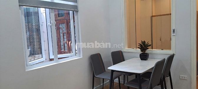 Cho thuê nhà riêng 2 tầng, phố Ông Ích Khiêm, quận Ba Đình